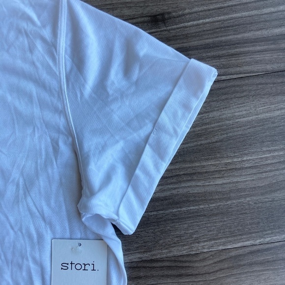 STORI Wonder Tee in White with Open Back Detailing - Picture 8 of 10